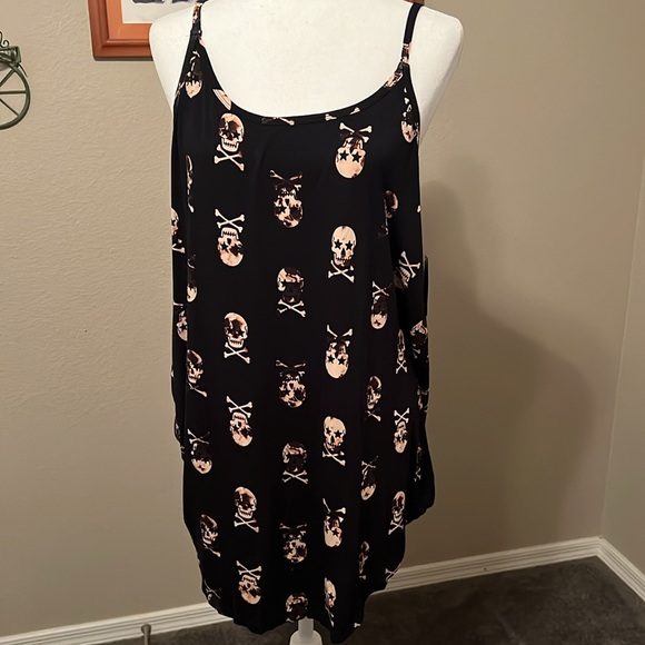 Top - Picture 2 of 3